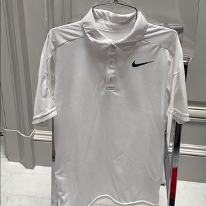 NIKE DRI-FIT ATHLETIC TENNIS SHIRT SIZE SIZE SMALL